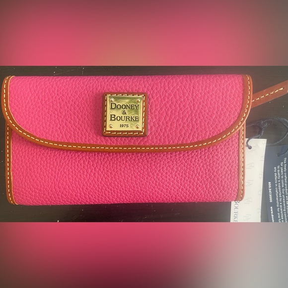 Dooney &Bourke Lucca Leather Continental Clutch
Color: Fuchsia - Picture 7 of 8